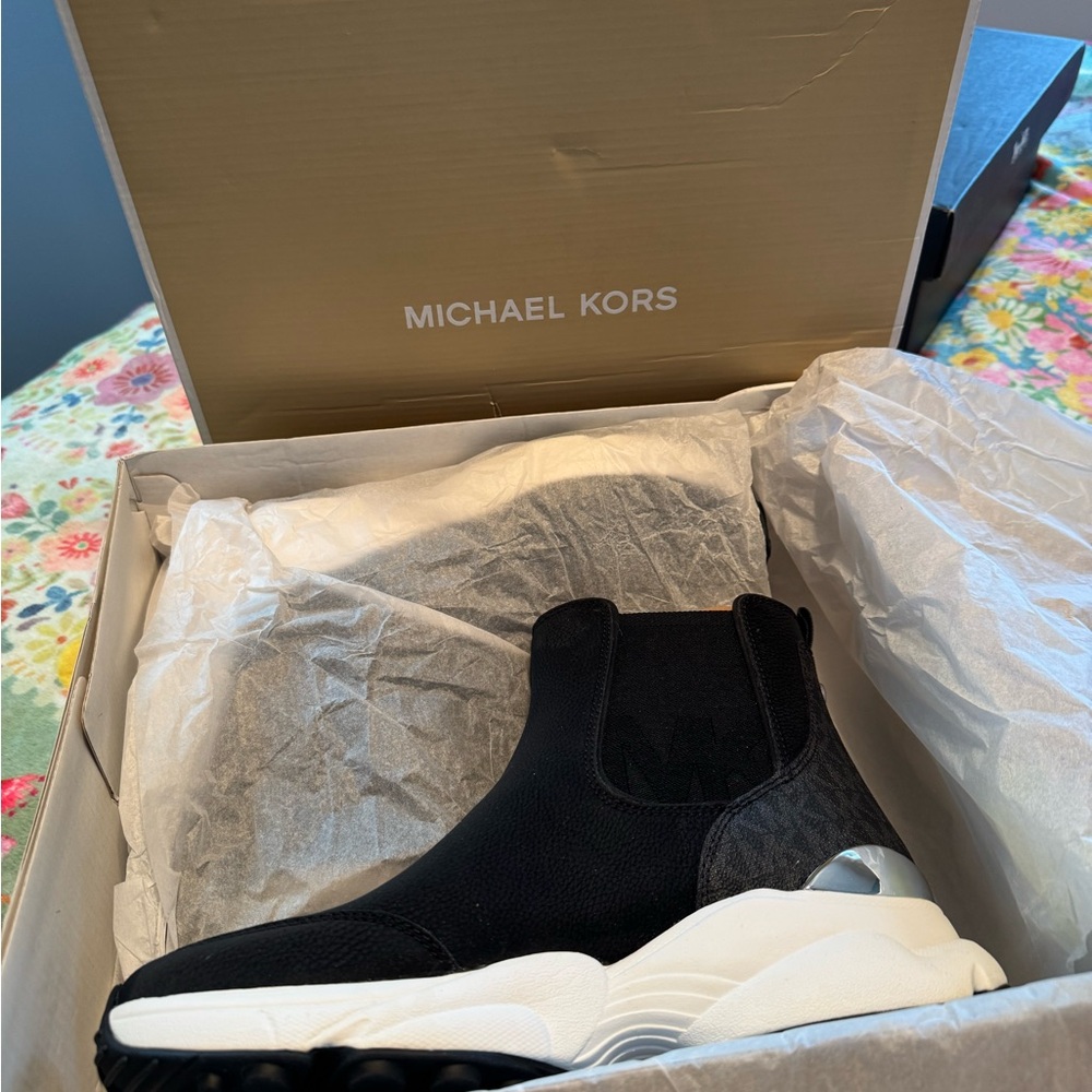 MICHAEL Michael Kors Katrina Bootie NWT - Picture 8 of 9